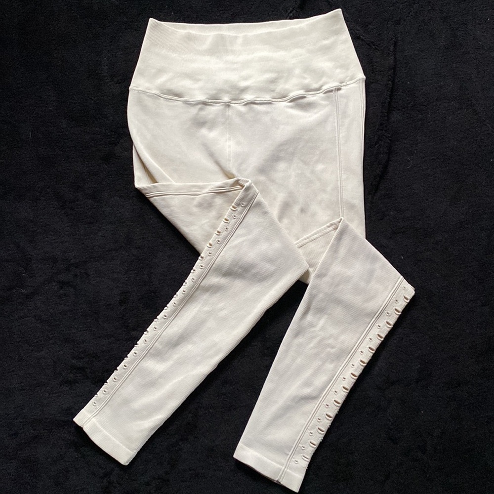 High Waist yoga pants, Cool Cut-outs! Sz M/L